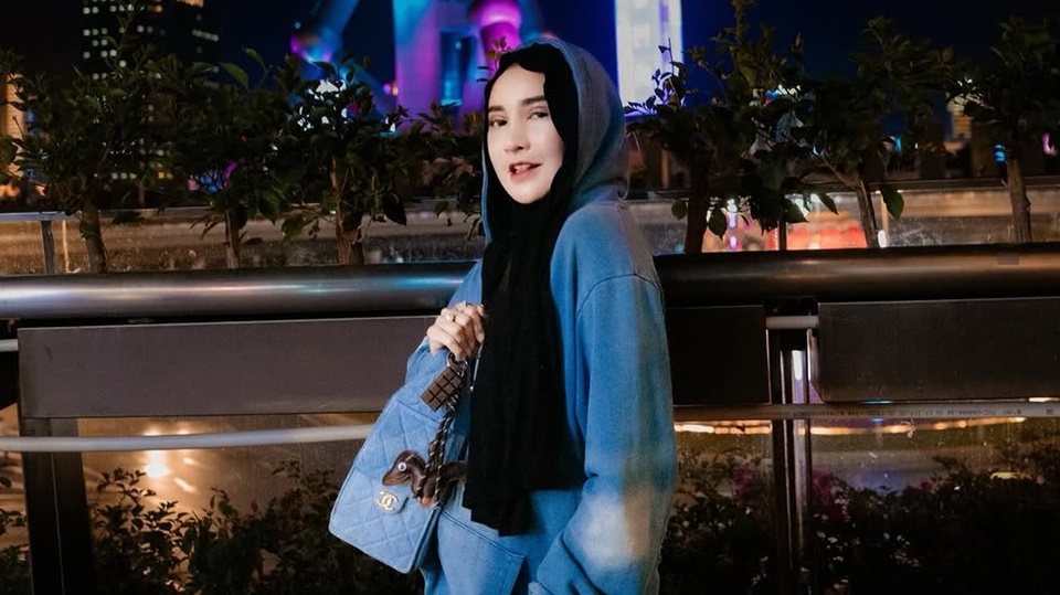 Shandy Purnamasari Pantau Progres Rumah Baru, Sawer Tukang Rp10 Juta