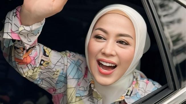 Bikin Anak Malu, Shanty Denny Akhirnya Putuskan Berhijab