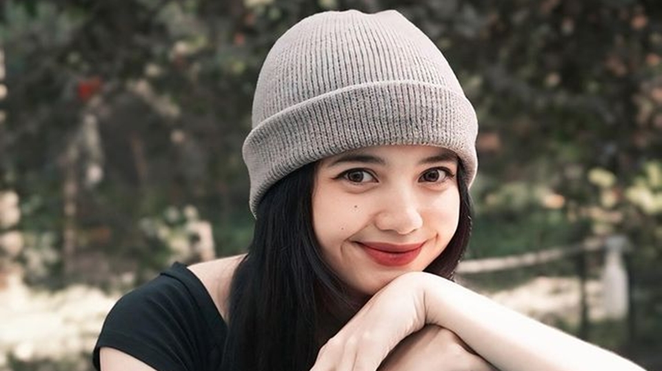 Selebgram Shegan Sesak Napas Ketemu 'Sang Kembaran' Lisa BLACKPINK