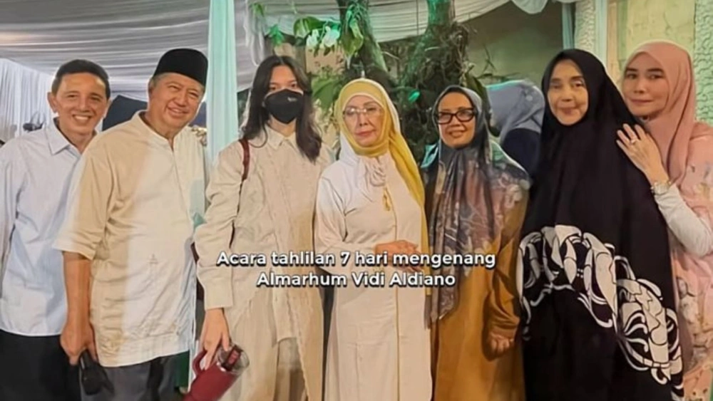 Sheila Dara di acara tahlilan 7 harian Vidi Aldiano. [TikTok]