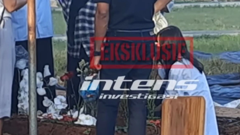 Memes kagum dengan ketegaran Sheila Dara mendampingi Vidi Aldiano hingga akhir hayat. [YouTube]