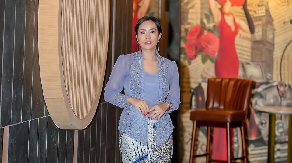 Malu Berat, Shinta Bachir Turuti Anak Khitanan Sambil Diarak Bus Telolet