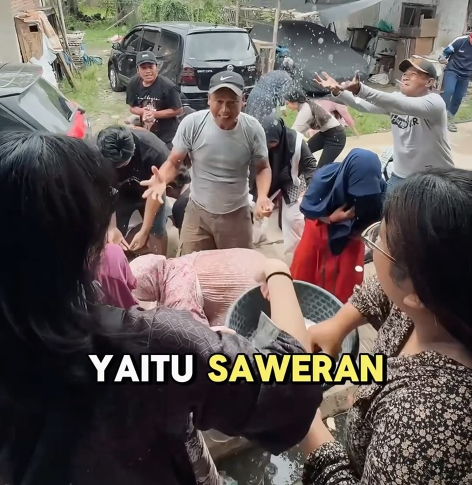 Sintya Marisca Ikut Tradisi Saweran di Momen Lebaran [Instagram]