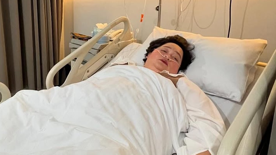 Sinyorita Esperanza Dilarikan ke Rumah Sakit Usai Jatuh dari Tangga