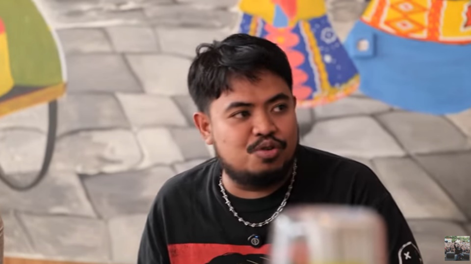 Rigen Rakelna Mampir ke Warung Ayah Ojak