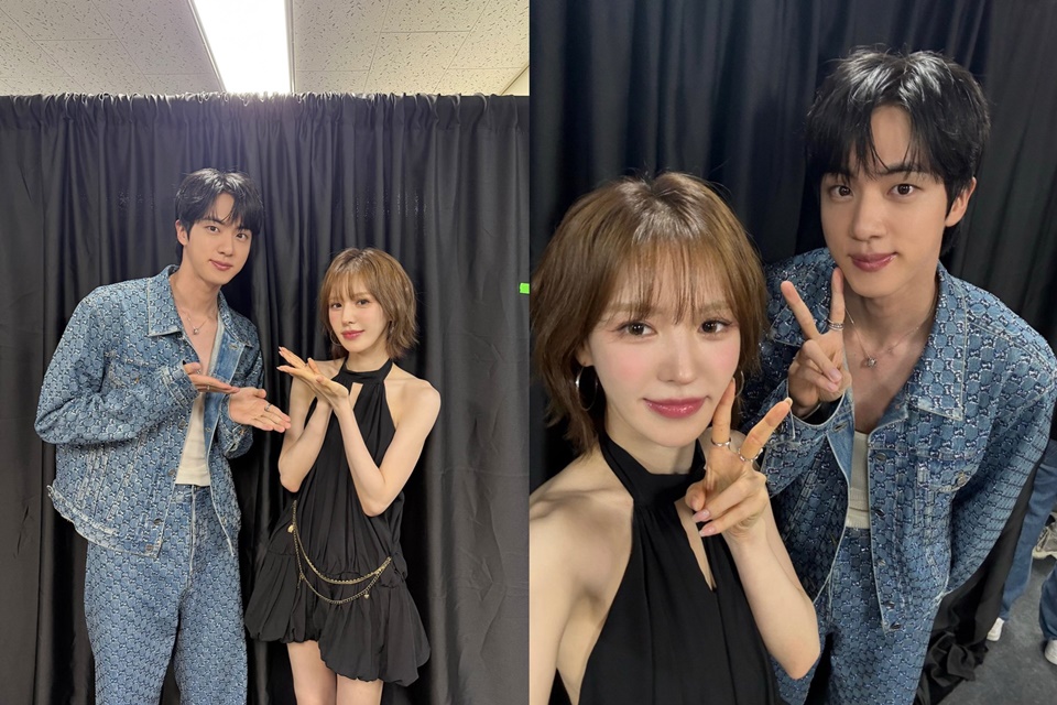 Jin dan Wendy Foto Bareng