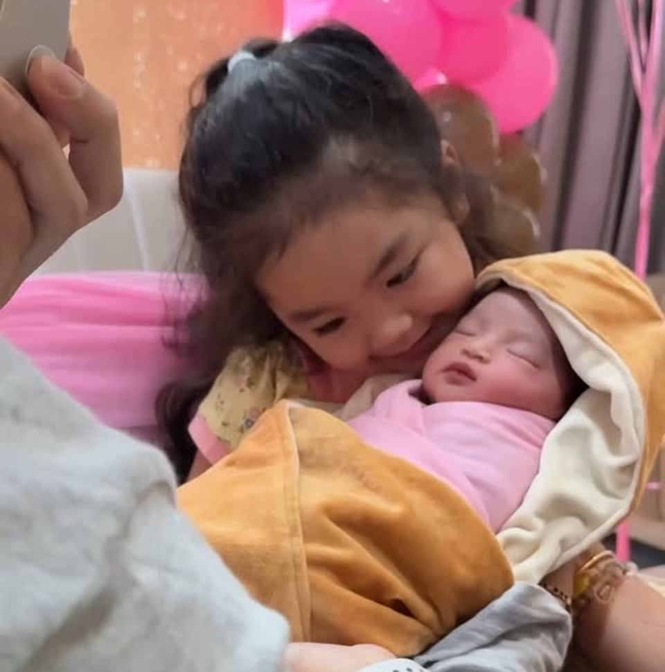 Siti Badriah Ungkap Momen Perdana Xarena Ketemu Sang Adik [Instagram]