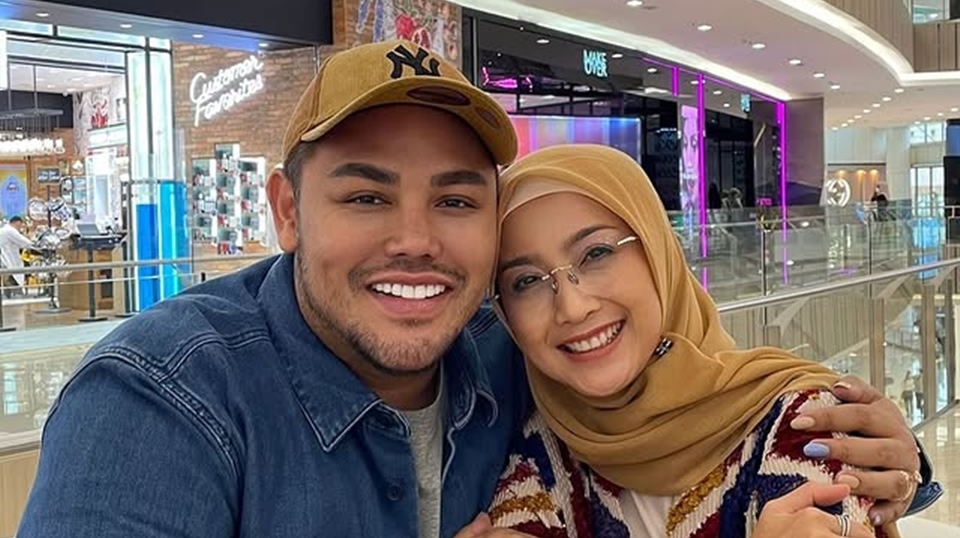 Ivan Gunawan Ungkap Jasa Desy Ratnasari di Balik Kariernya Jadi Desainer Busana Muslim