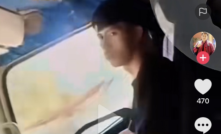 Viral! Sopir Truk dan Istrinya Hina Suku Jawa, Langsung Jadi Bulan-bulanan Warga