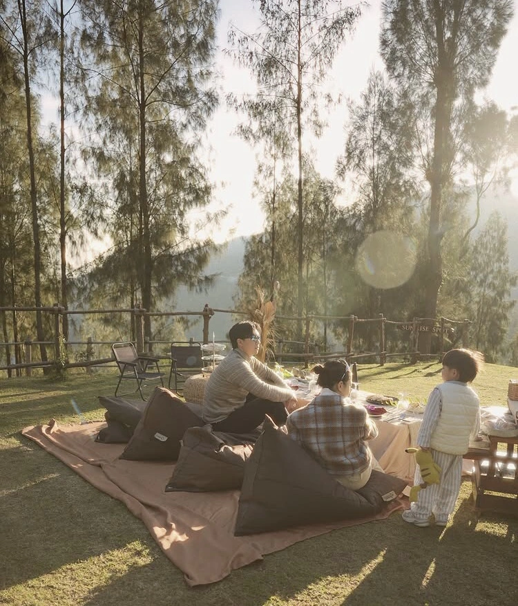 Suasana Liburan Keluarga Nikita Willy Bak Di Luar Negeri (Instagram)