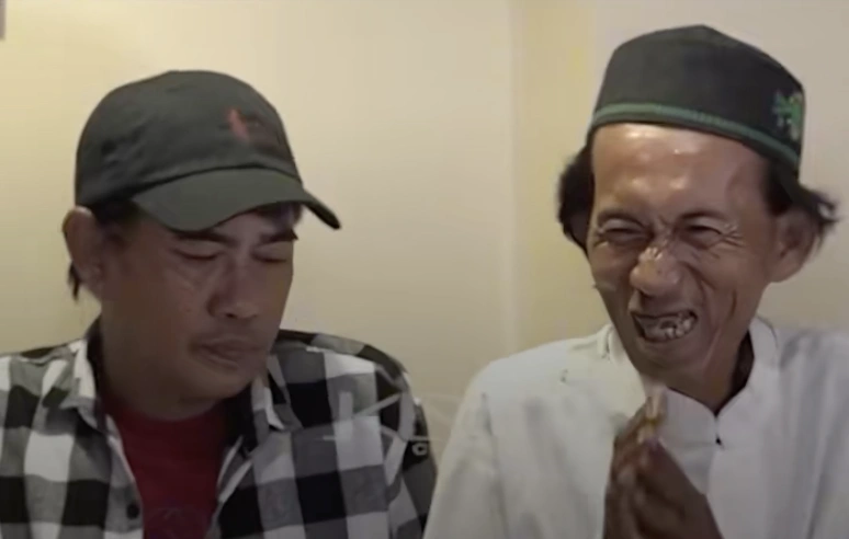 Suderajat minta maaf telah berbohong kepada KDM soal dirinya hanya mengontrak padahal tinggal di rumah sendiri. [YouTube/KDM]