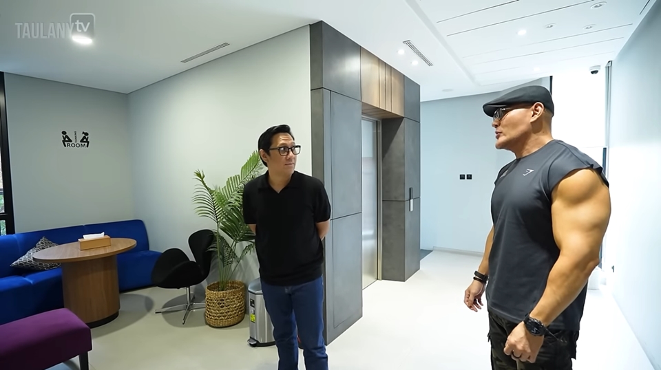 8 Sudut Kantor Baru Deddy Corbuzier, Dilengkapi Gym dan Sauna Pribadi