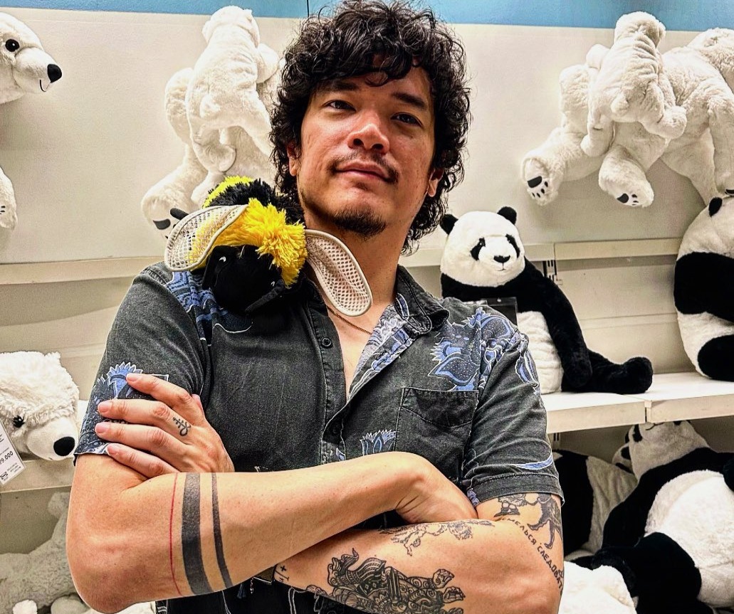 Profil Timo Tjahjanto Beneran Buzzer Film 'Sore' Booking Studio Buat Nobar Hingga Dikritik Haters