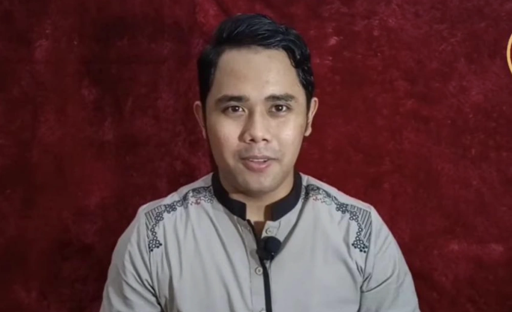 Sutradara Erzalul Octa Aziz dituduh lakukan pelecehan seksual pada Adine. [Instagram]