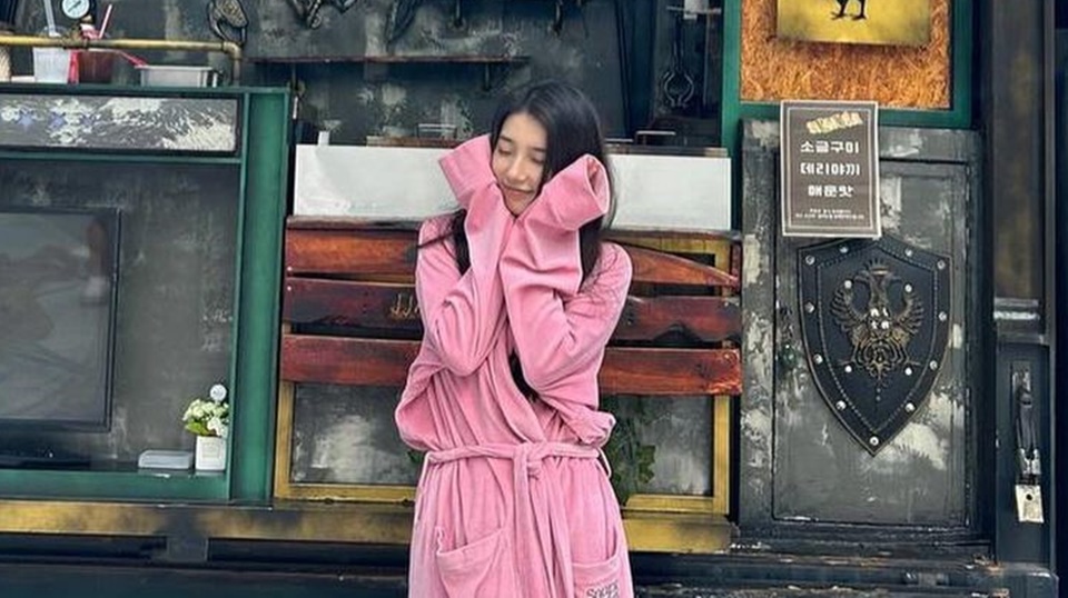 Suzy Pamer Food Truck dari Jennie BLACKPINK