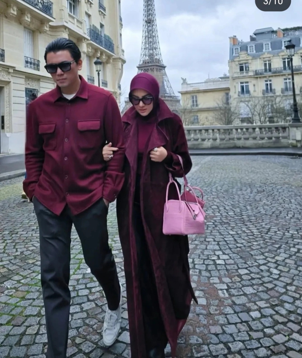Syahrini Dan Reino Barack [Sumber: Instagram Gosip Danu]
