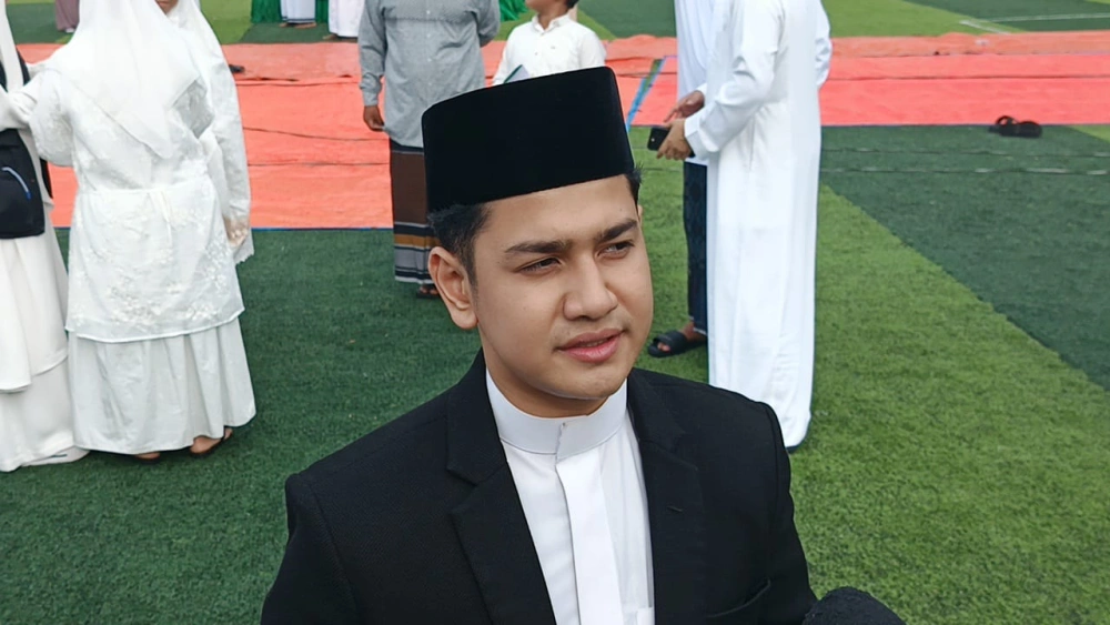 Tahun ini ketiga kalinya Syakir Daulay jadi imam salat Id. [Indopop/Selvianus Kopong Basar]
