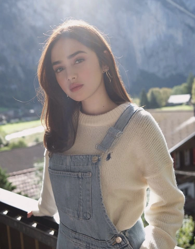 Syifa Hadju Saat Di Swiss Bersama El Rumi [Instagram]