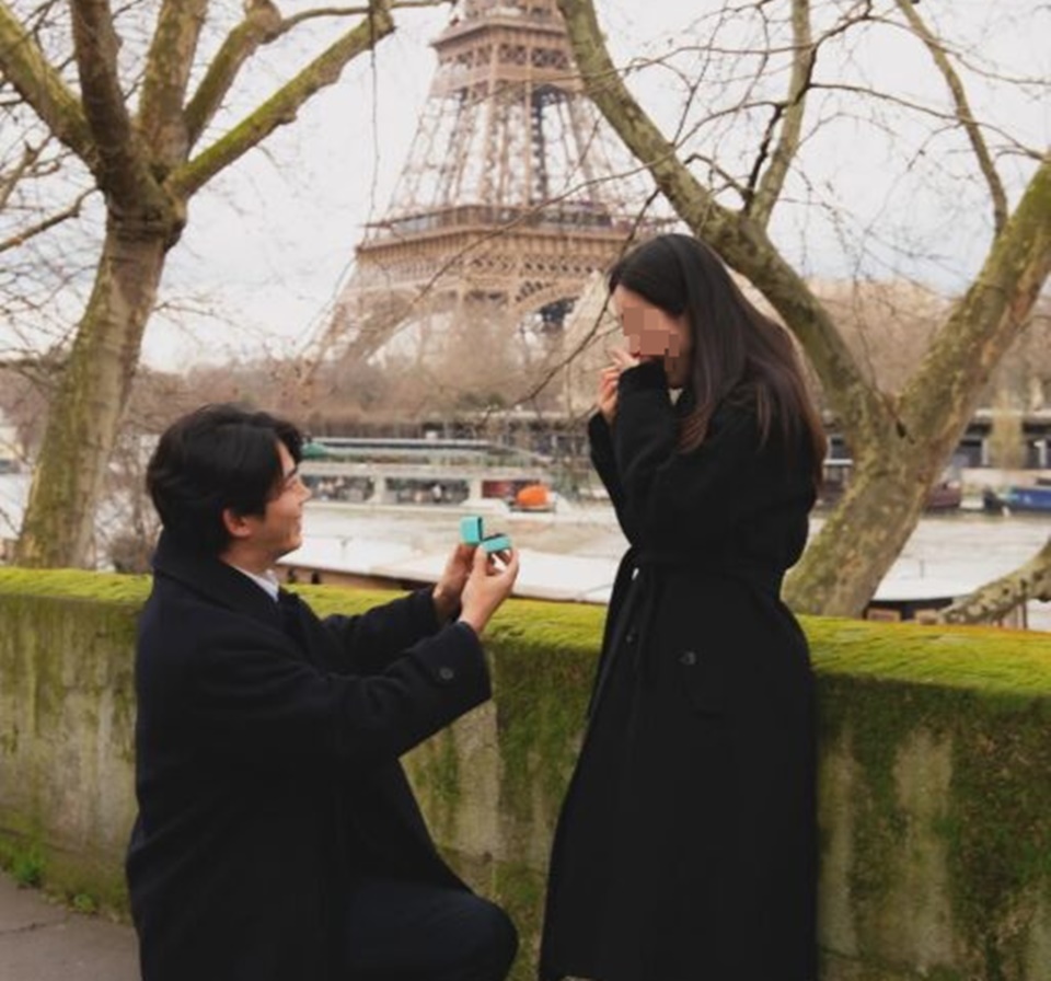 Taecyeon 2PM Sudah Lamar Kekasih di Paris?