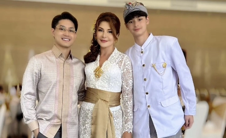 Potret Cantik Tamara Bleszinsky di Pertunangan Anaknya, Teuku Rassya, Aura Mahalnya Terpancar