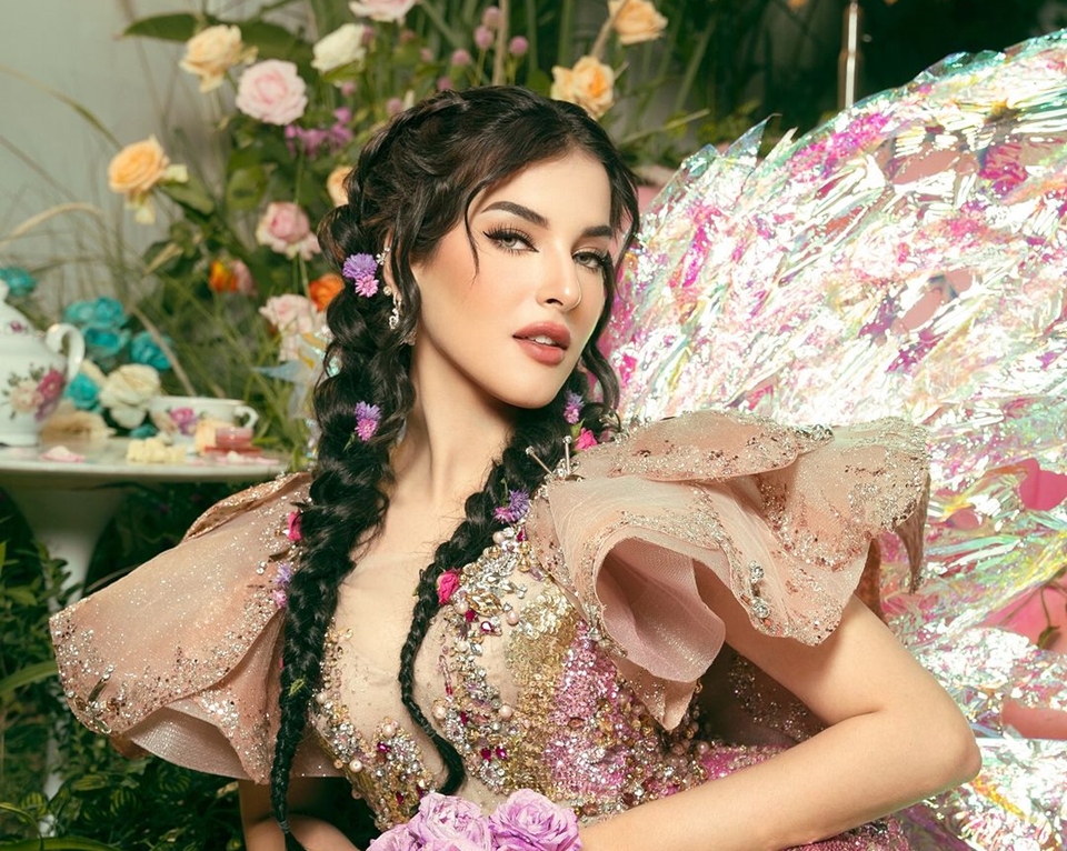 Buka Puasa di Rumah Bu Ala, Tasya Farasya Pakai Case iPhone Chanel Harga Rp 22 Juta