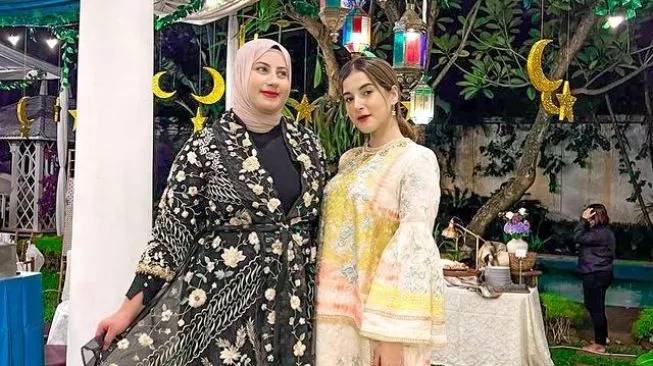 Tasya Farasya & Tasyi Athasyia Masih Berseteru? Tak Ada Foto Lebaran Bareng Buat Penasaran