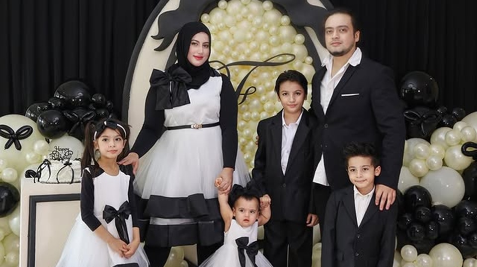 Tasyi Athasyia Akhirnya Perlihatkan Wajah Anak Bungsu yang Genap Usia 1 Tahun