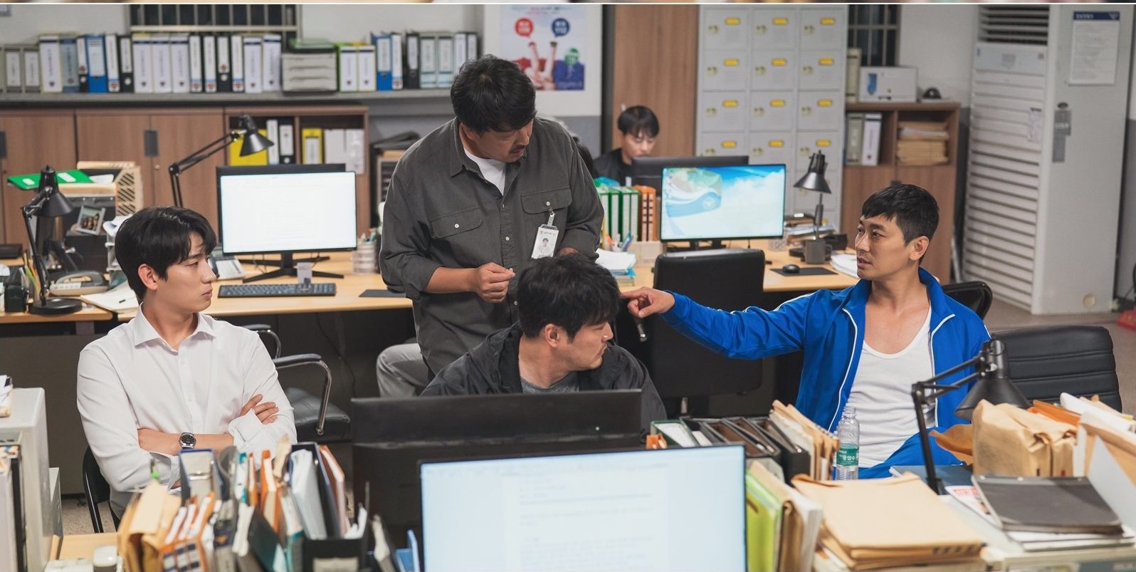 Ju Ji Hoon Jadi Cameo di 'The Witch' Remake Webtoon Kang Full