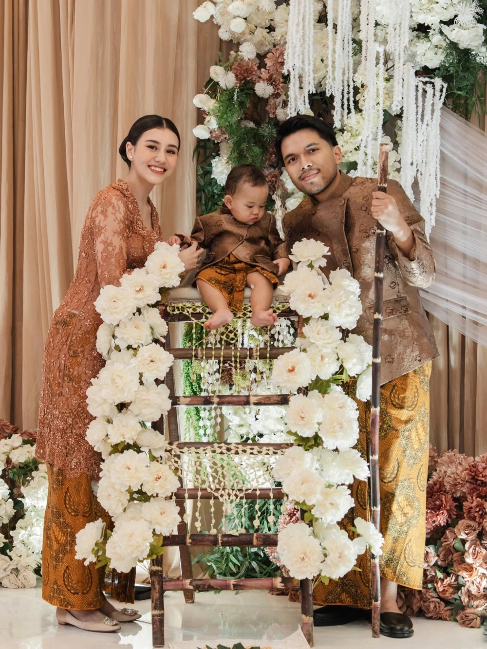 Tedak Siten Baby Arash Sumber Instagram Aaliyah Massaid