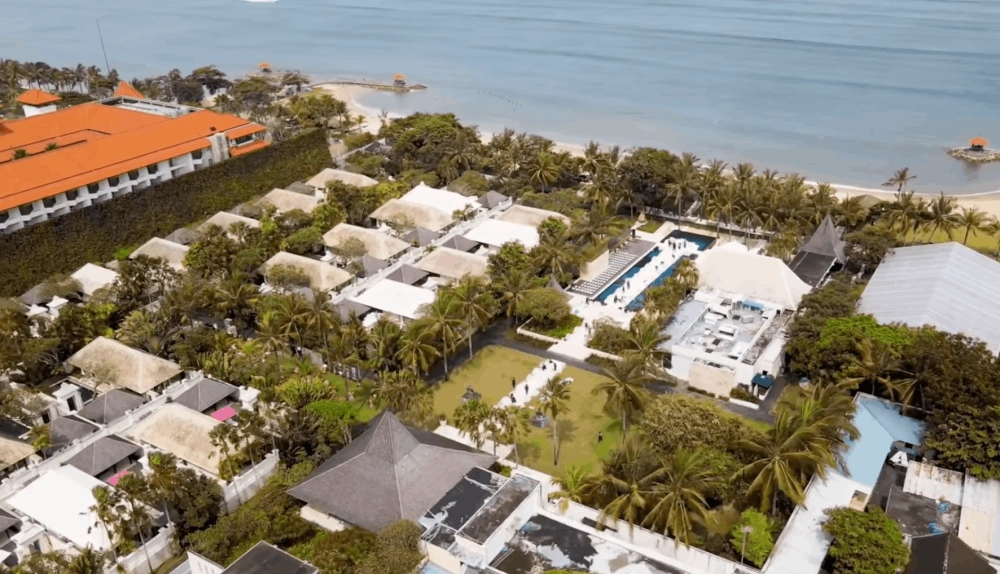 The Royal Santrian lokasi pernikahan Ranty Maria dan Rayn Wijaya. [YouTube/TS Media]