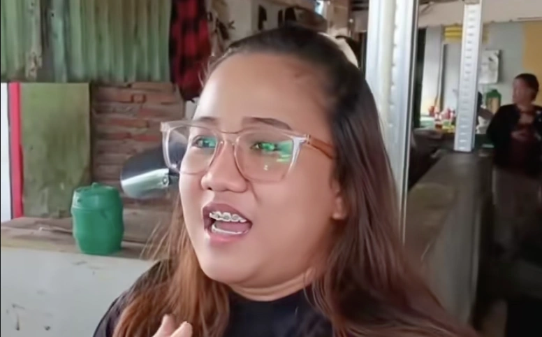 Thirtania Putri Pemilik Bakso Remaja Gading. [TikTok]