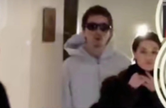 Timothe Chalamet Keluar Dari Hotel Bersama Anamaria Vartolomei [Tiktok]