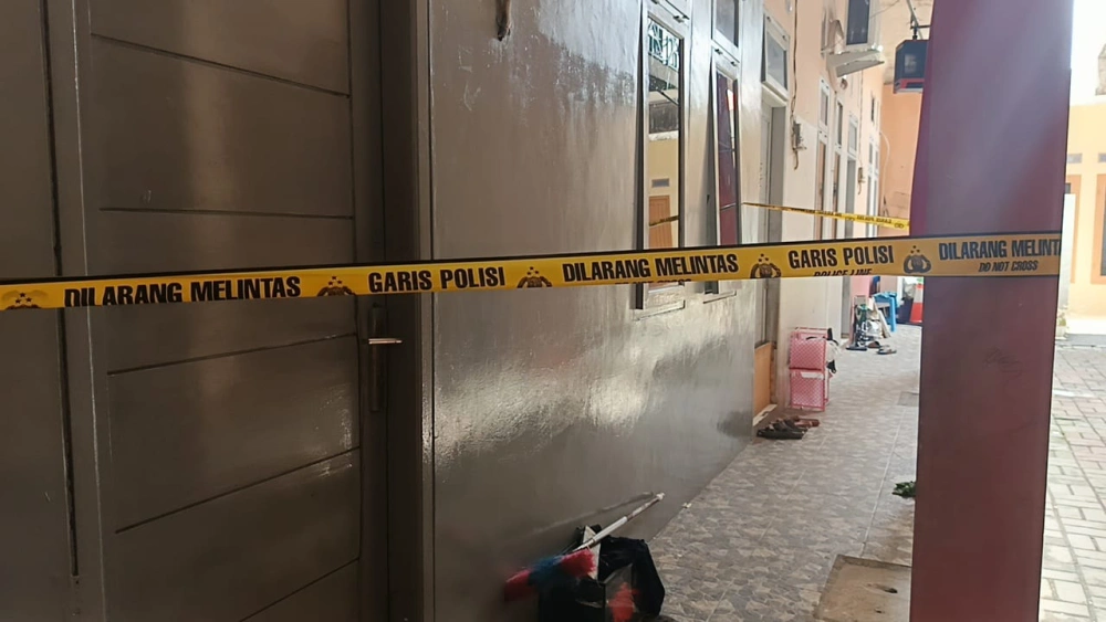 Kontrakan yang jadi TKP pembunuhan cucu Mpok Nori. (FTNews/Selvianus Kopong Basar)