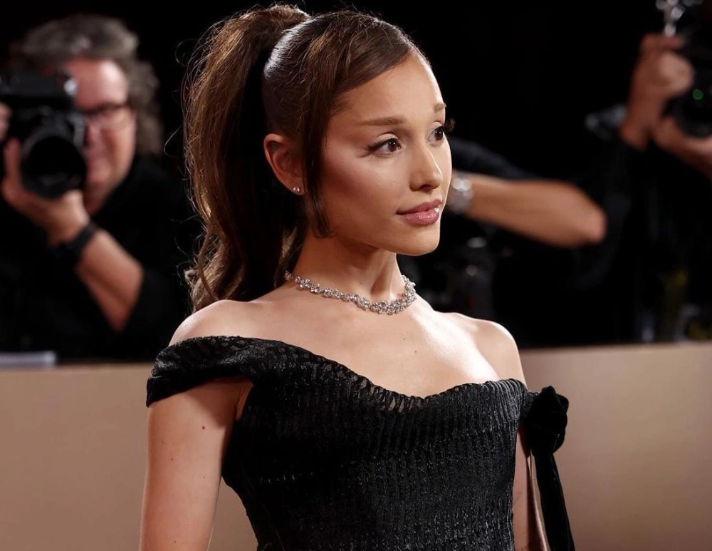 Transformasi Gaya Ariana Grande Di Golden Globes 2026 Jadi Sorotan
