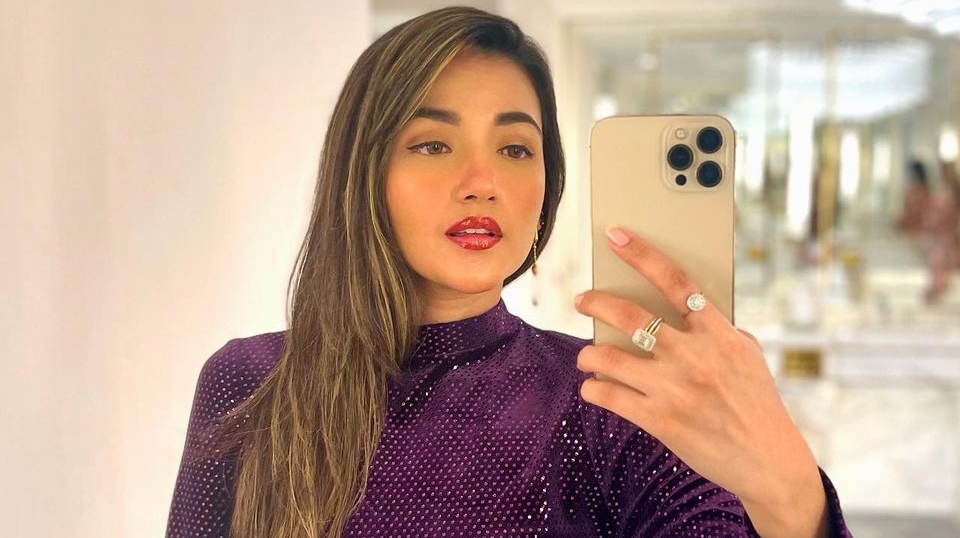 Tsania Marwa Terharu Dapat Hadiah dari Anak usai Dilantik Jadi Psikolog Klinis