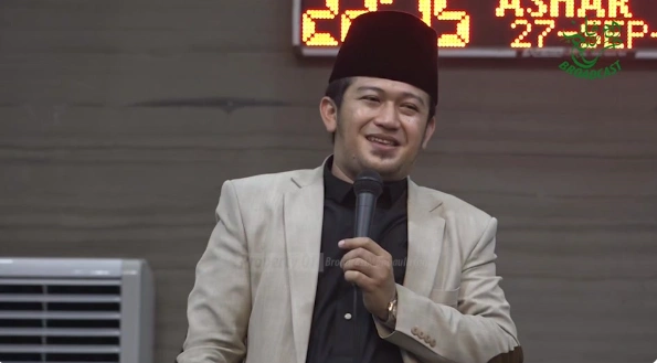 Ustadz Zaky Mubarok [Sumber:Tiktok]