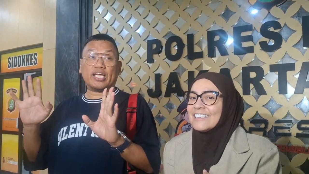 Zita Anjani Utusan Khusus Presiden Peluk Uya Kuya, Sang Istri Berderai Air Mata