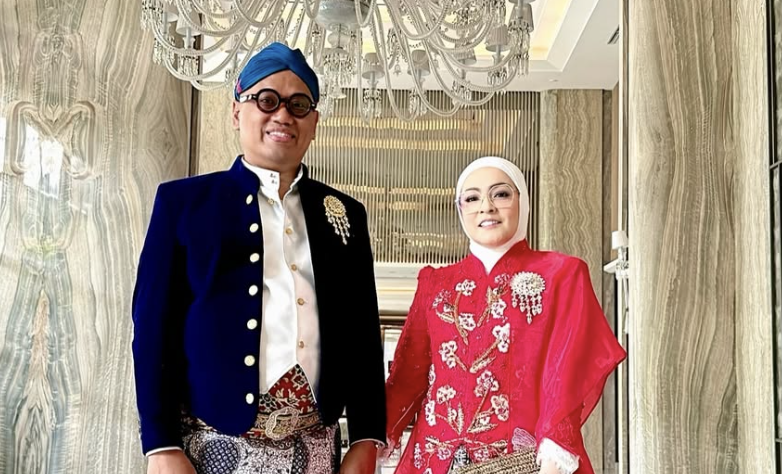 Tangis Astrid Kuya Pecah, Klarifikasi soal Rumah yang Dijarah Bukan Dibangun dari Gaji DPR