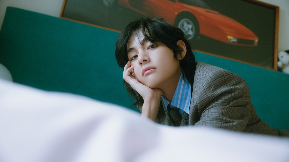 Ultah V BTS Nggak Dirayakan Agensi, Berduka Kecelakaan Jeju Air