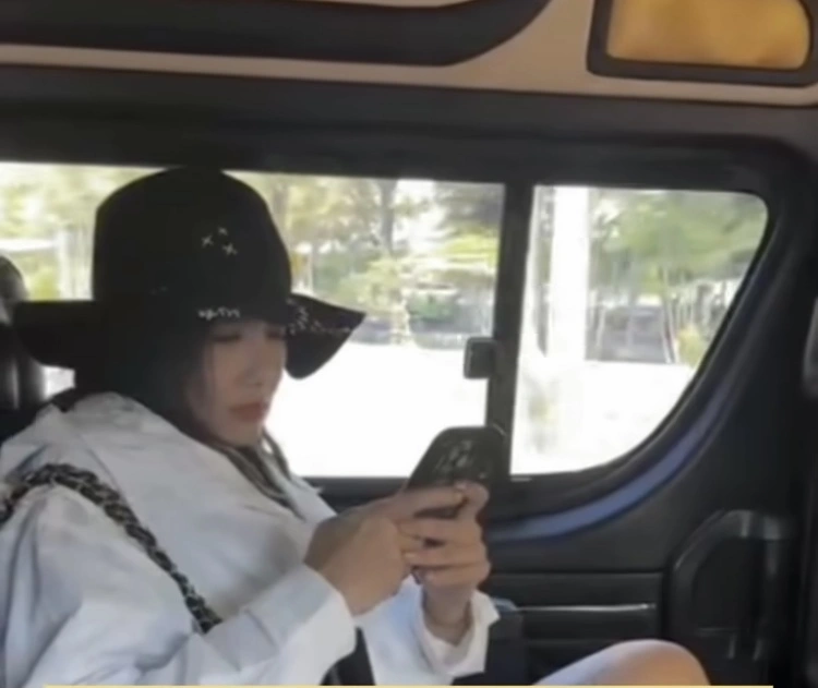 Vanina Amalia Hidayat Saat Berada Di Jepang (Instagram)