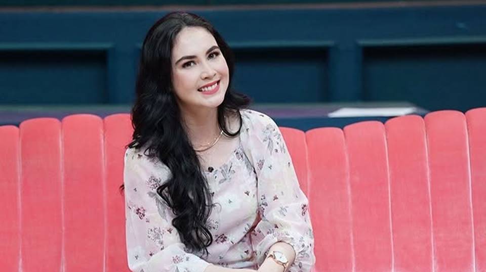 Arumi Bachsin Nostalgia Pernah Jadi Model MV 'Peri Cintaku', Dipuji Awet  Muda