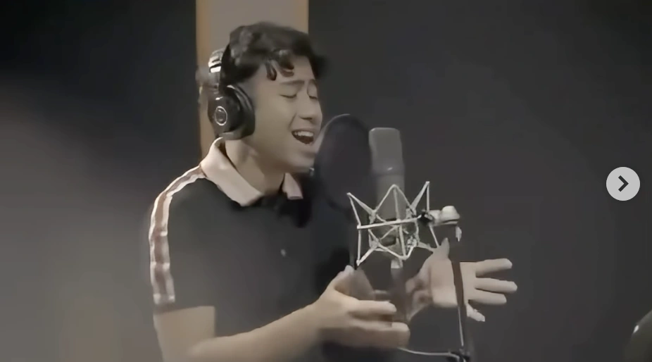 Vidi Aldiano saat duet bersama PJ Morton. [Instagram]