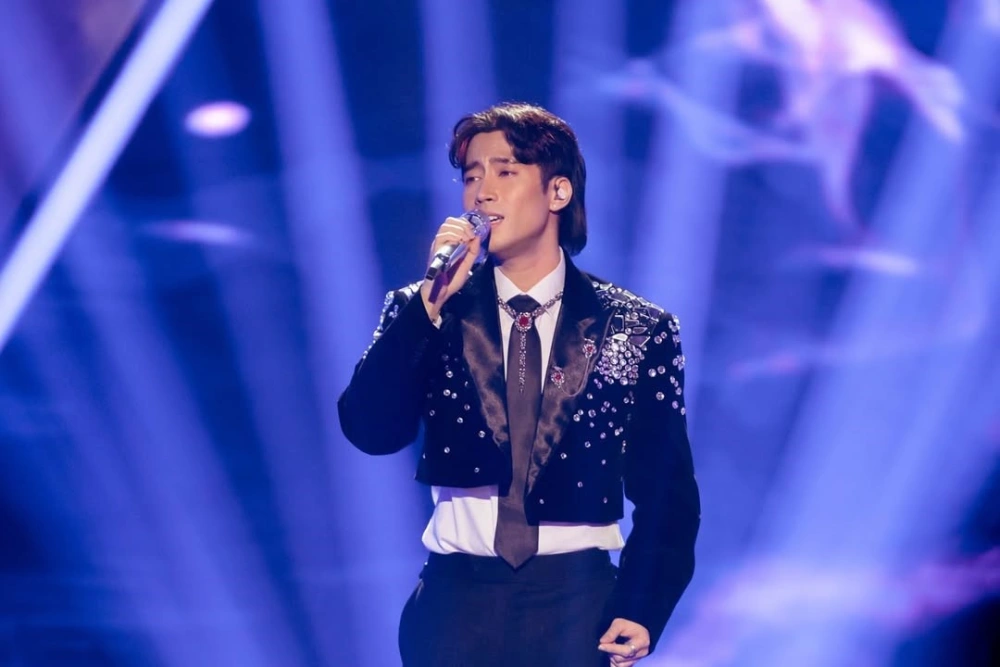 Keberadaan tabung-tabung oksigen di rumah Vidi Aldiano menjadi sorotan. [X/@LittleScrett]