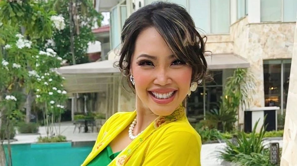 Vindy Lee Bantah Sindir Syahrini yang Letakkan Tasnya di Atas Meja