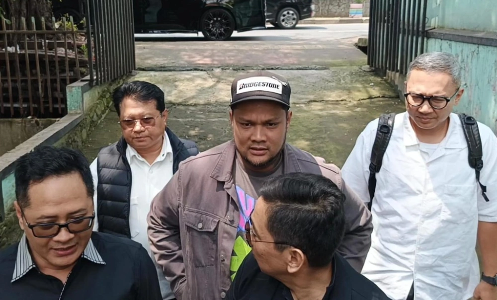 Virgoun Bersama Kuasa Hukum Sandy Arifin Dan Tim Ftn Raka [sumber. YouTube]
