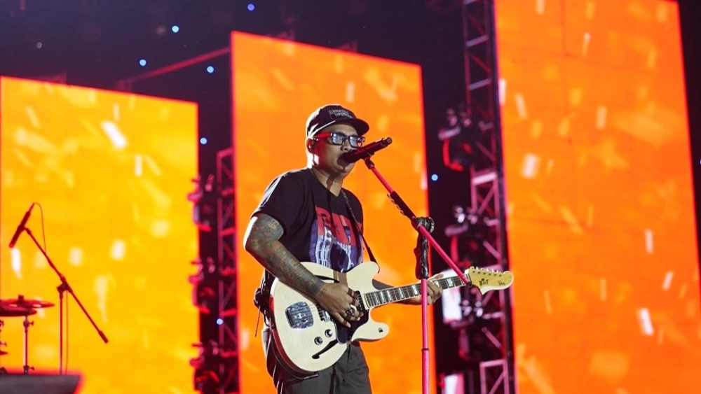 Virgoun Saat Tampil Di Atas Panggung Eva Manurung Mengaku Sang Putra Sempat Trauma Manggung Karena Serangan Haters [Sumber: Instagram]