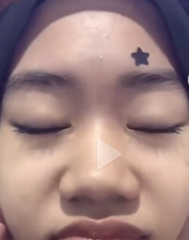 Wajah Kakak Manset Hitam Sok Imut [Tiktok]