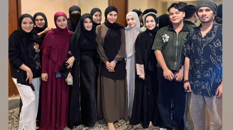 Wanda Hara Terekam Nangis Sesenggukan bareng Gengnya, Nagita Slavina cs Masih Disalahkan