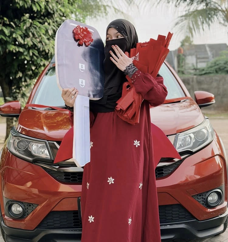 Wardatina Mawa Beli Mobil Baru [Instagram]