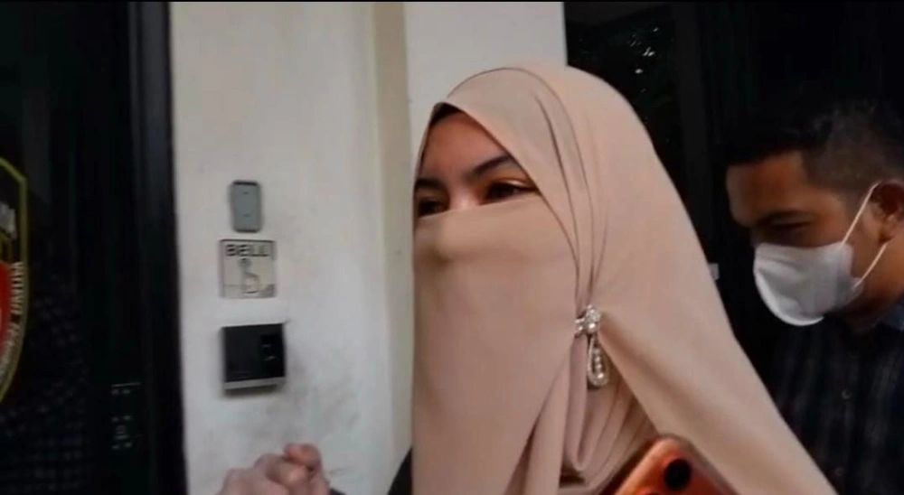 Wardatina Mawa Selvianus Kopong Basar